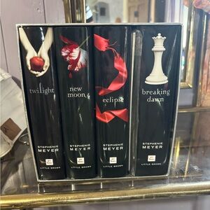 Twilight hard cover book set - Black and Red